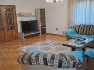 Izdavanje, četvorosoban stan, 160m², Stari Aerodrom, Podgorica - image 1