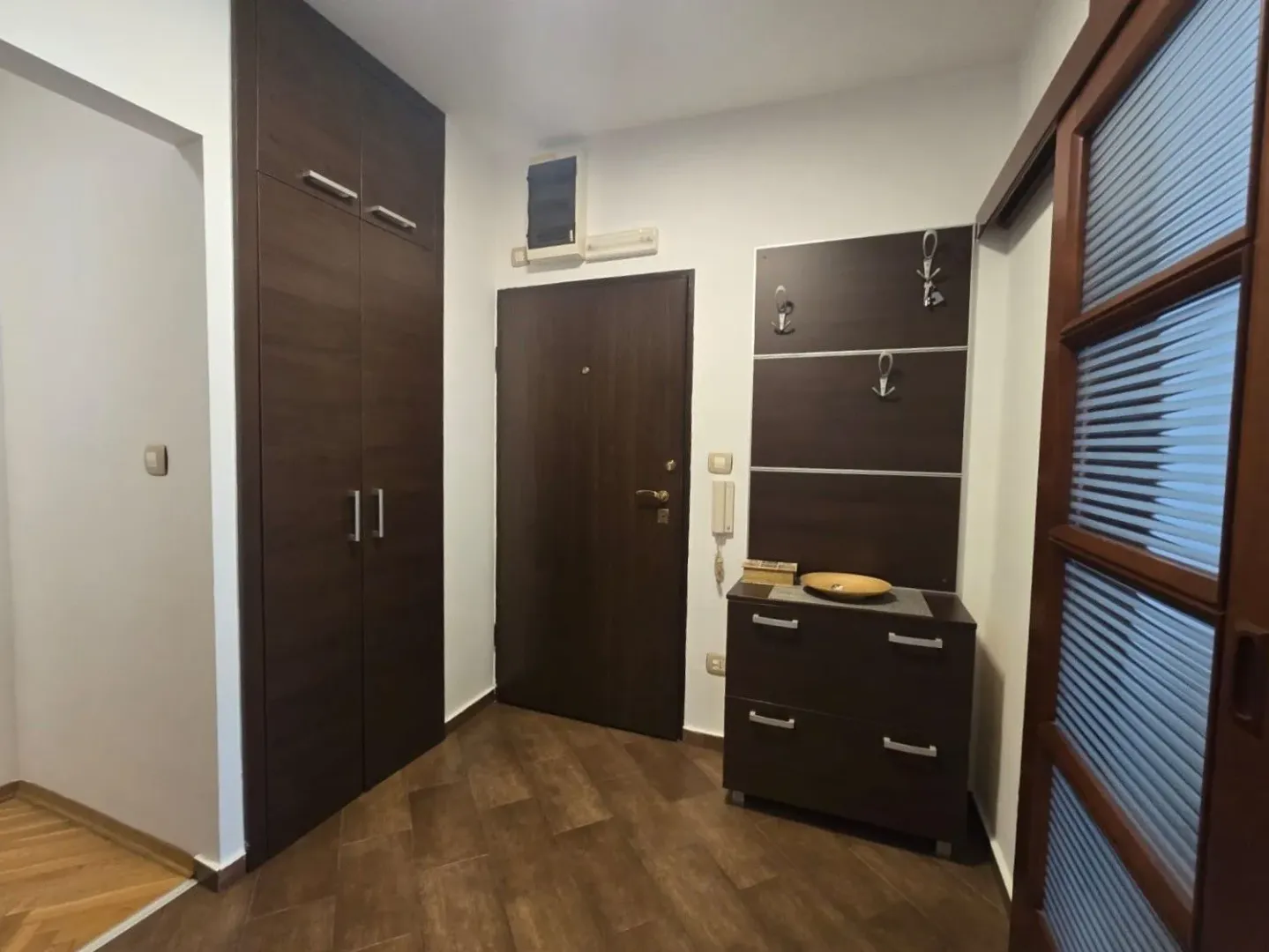 Izdavanje, dvosoban stan, 72m², Blok 6, Podgorica