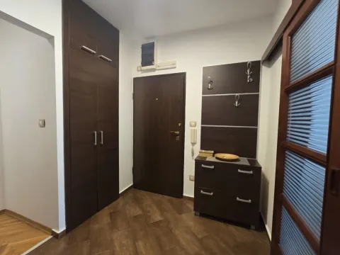 Izdavanje, dvosoban stan, 72m², Blok 6, Podgorica - image 12