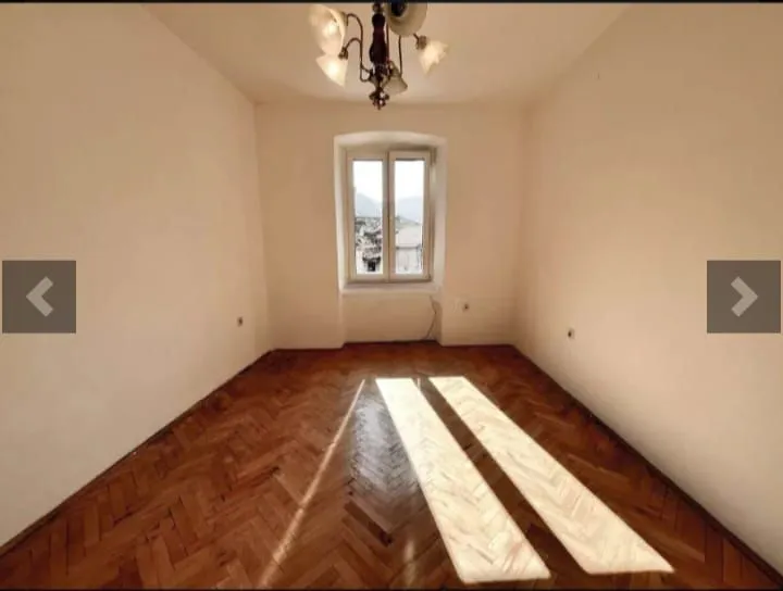 Prodaja, dvosoban stan, 84m², Kotor, Crna Gora