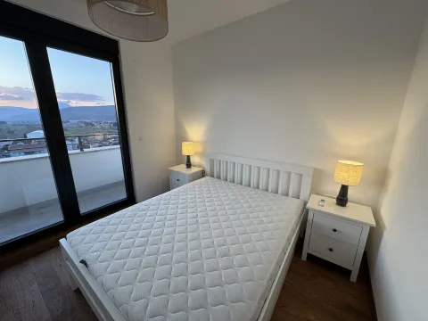 Izdavanje, trosoban stan, 96m², Tološka šuma, Podgorica - image 10