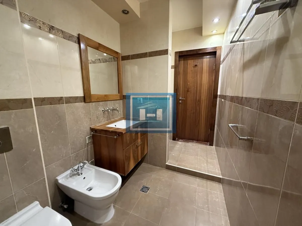 Prodaja, jednosoban stan, 77m², Vašarište, Jagodina