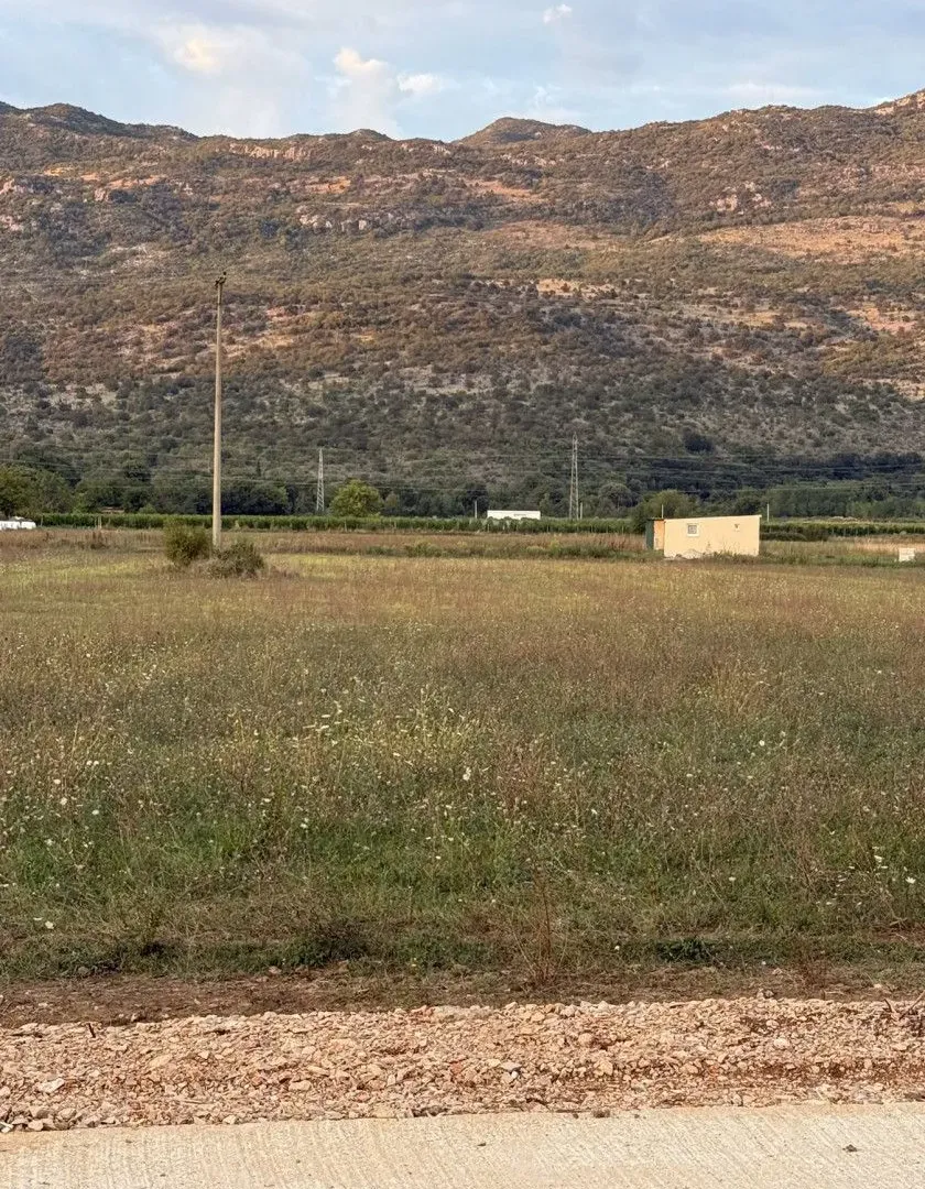 Prodaja, plac, 2200m², Vranići, Podgorica