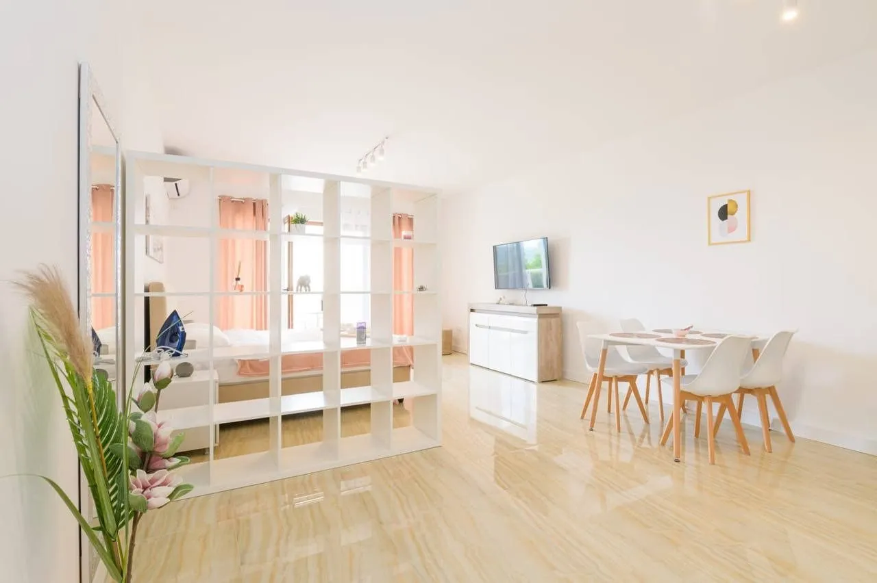 Prodaja, stan, 52m², Donja Lastva, Tivat