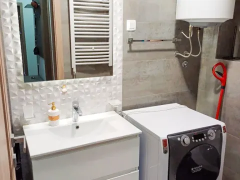 Izdavanje, dvosoban stan, 70m², Master Kvart, Podgorica - image 9