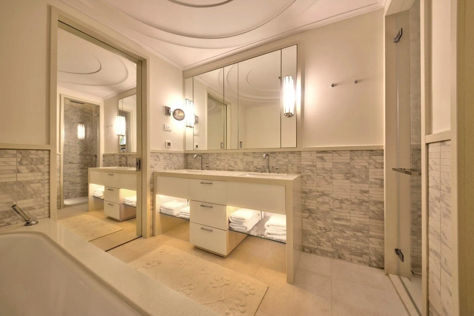 Prodaja, dvosoban stan, 130m², Porto Montenegro, Tivat
