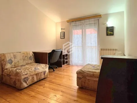 Izdavanje, trosoban stan, 130m², Zabjelo, Podgorica - image 13