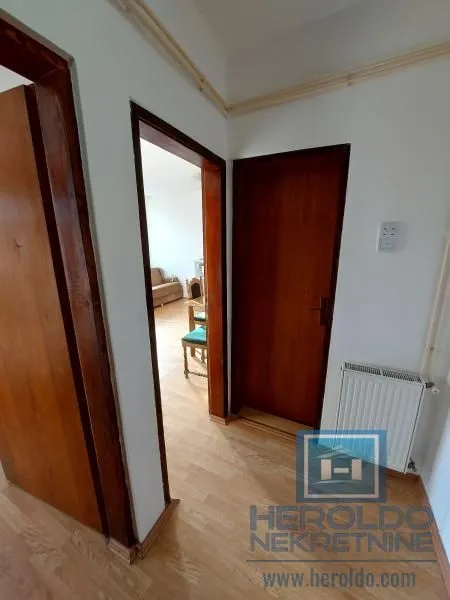 Izdavanje, jednosoban stan, 35m², Centar, Jagodina