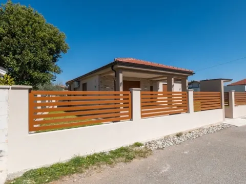 Izdavanje, kuća, 140m², Donja Gorica, Podgorica - image 18