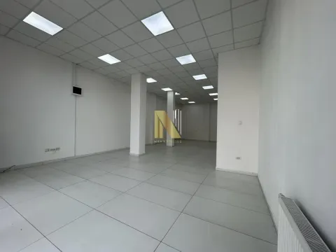 Izdavanje, poslovni prostor, 81m², Bulevar patrijarha Pavla, Novi Sad Sve Podlokacije - image 2