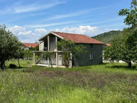 Sale, house, 164m², Zlatica, Podgorica