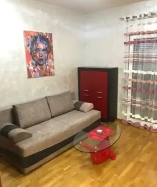 Izdavanje, garsonjera, 33m², City Kvart, Podgorica