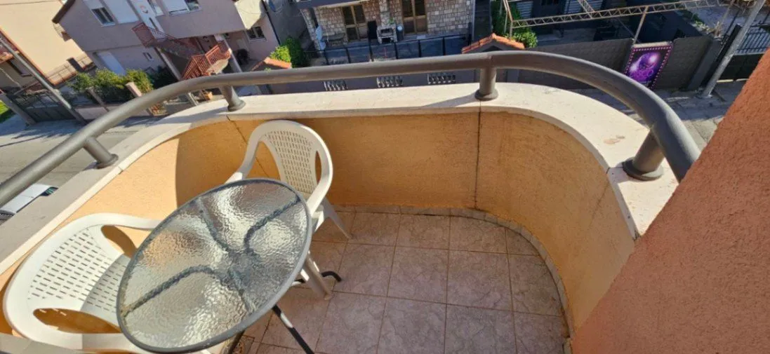 Izdavanje, dvosoban stan, 75m², Stari Aerodrom, Podgorica