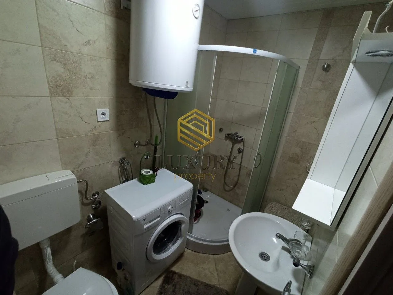 Izdavanje, jednosoban stan, 40m², Stari Aerodrom, Podgorica