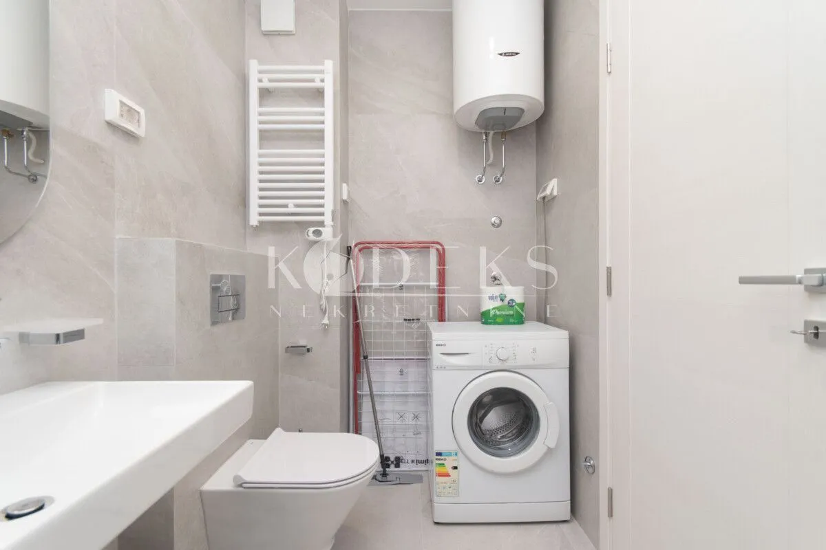 Izdavanje, jednosoban stan, 39m², Central Point, Podgorica