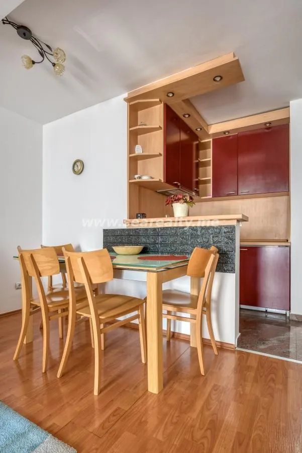 Rent, two bedroom apartment, 45m², Budva, Crna Gora