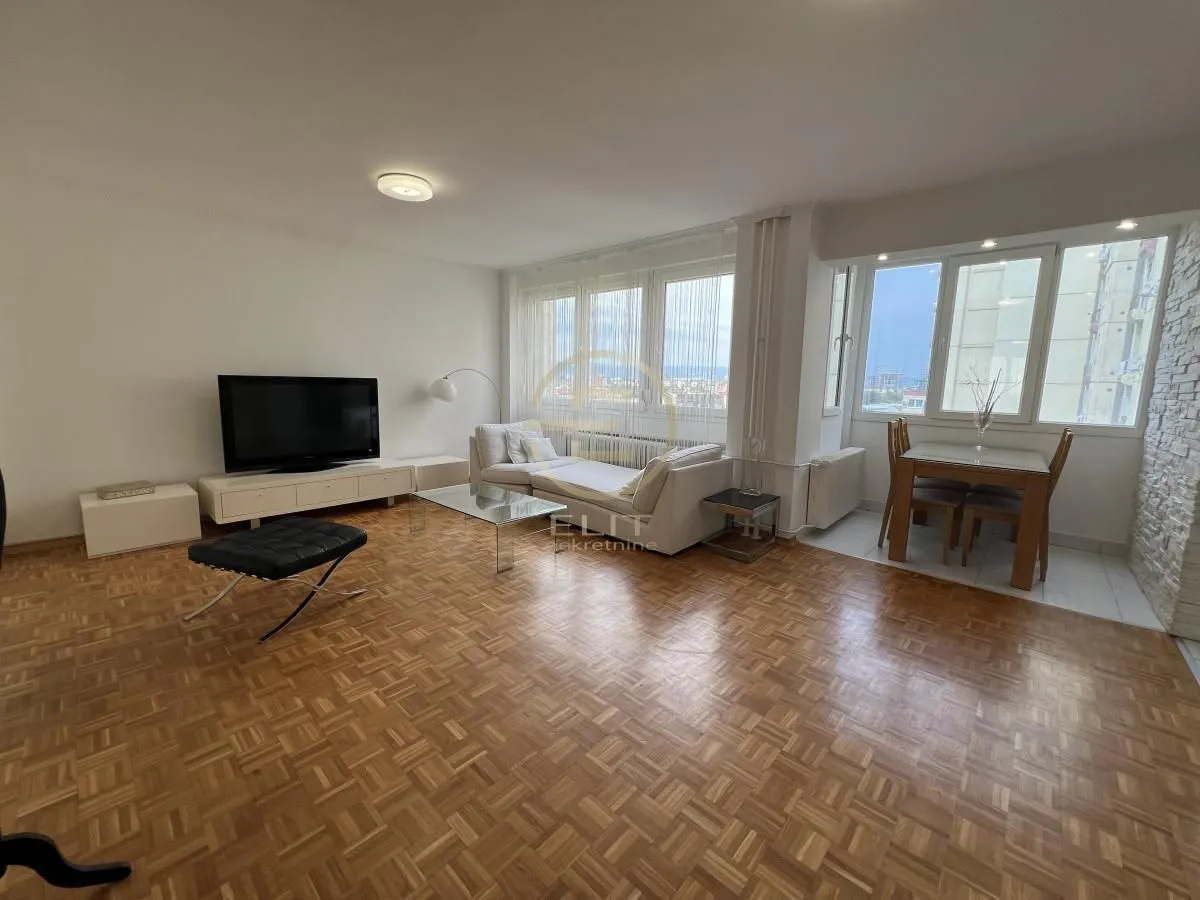 Prodaja, jednosoban stan, 60m², Bulevar Oslobodjenja, Novi Sad Sve Podlokacije