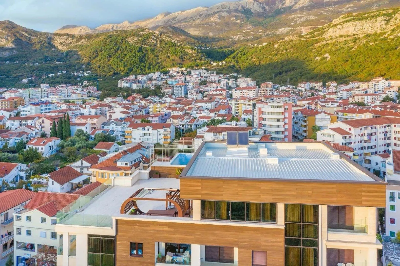 Prodaja, stan, 396m², Centar, Budva