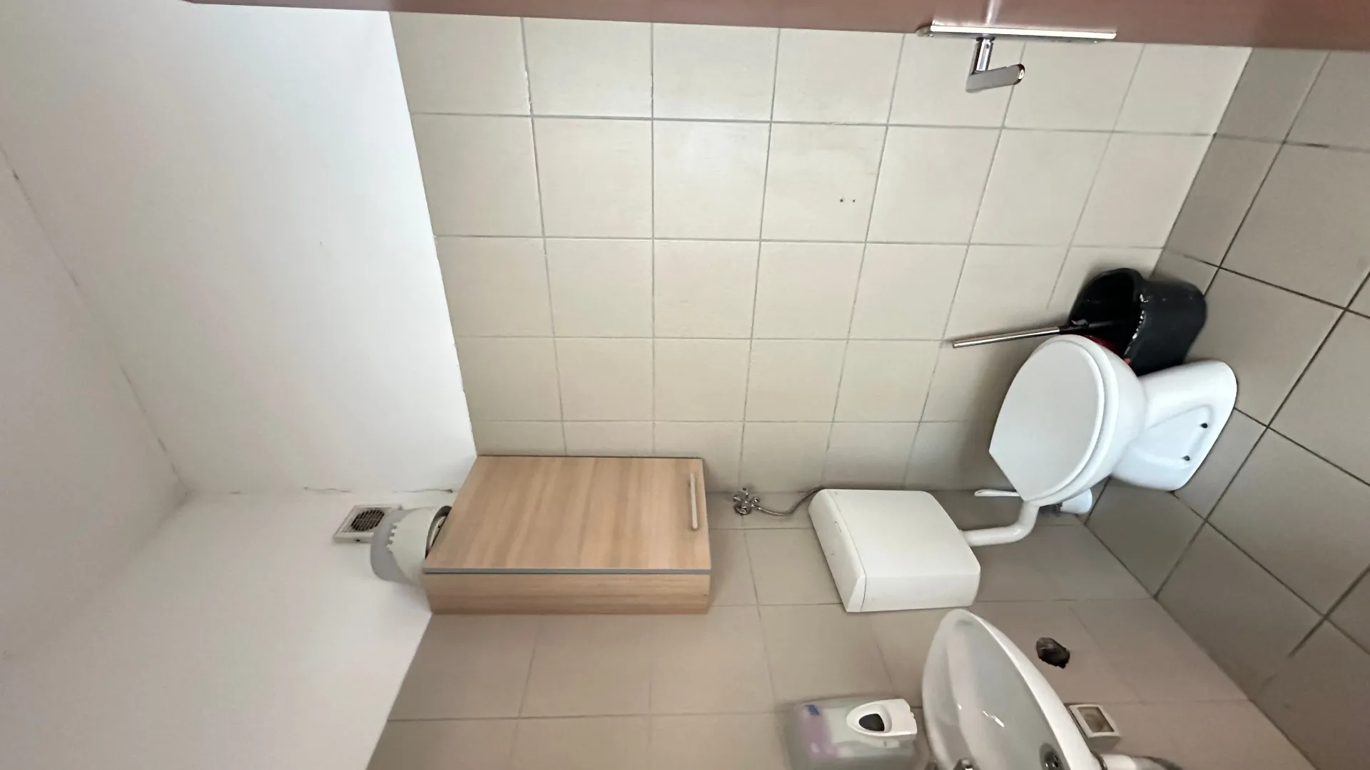 Rent, office space, 100m², Stari Aerodrom, Podgorica