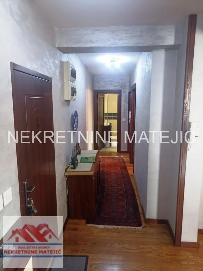 Prodaja, četvorosoban stan, 114m², Centar, Kragujevac