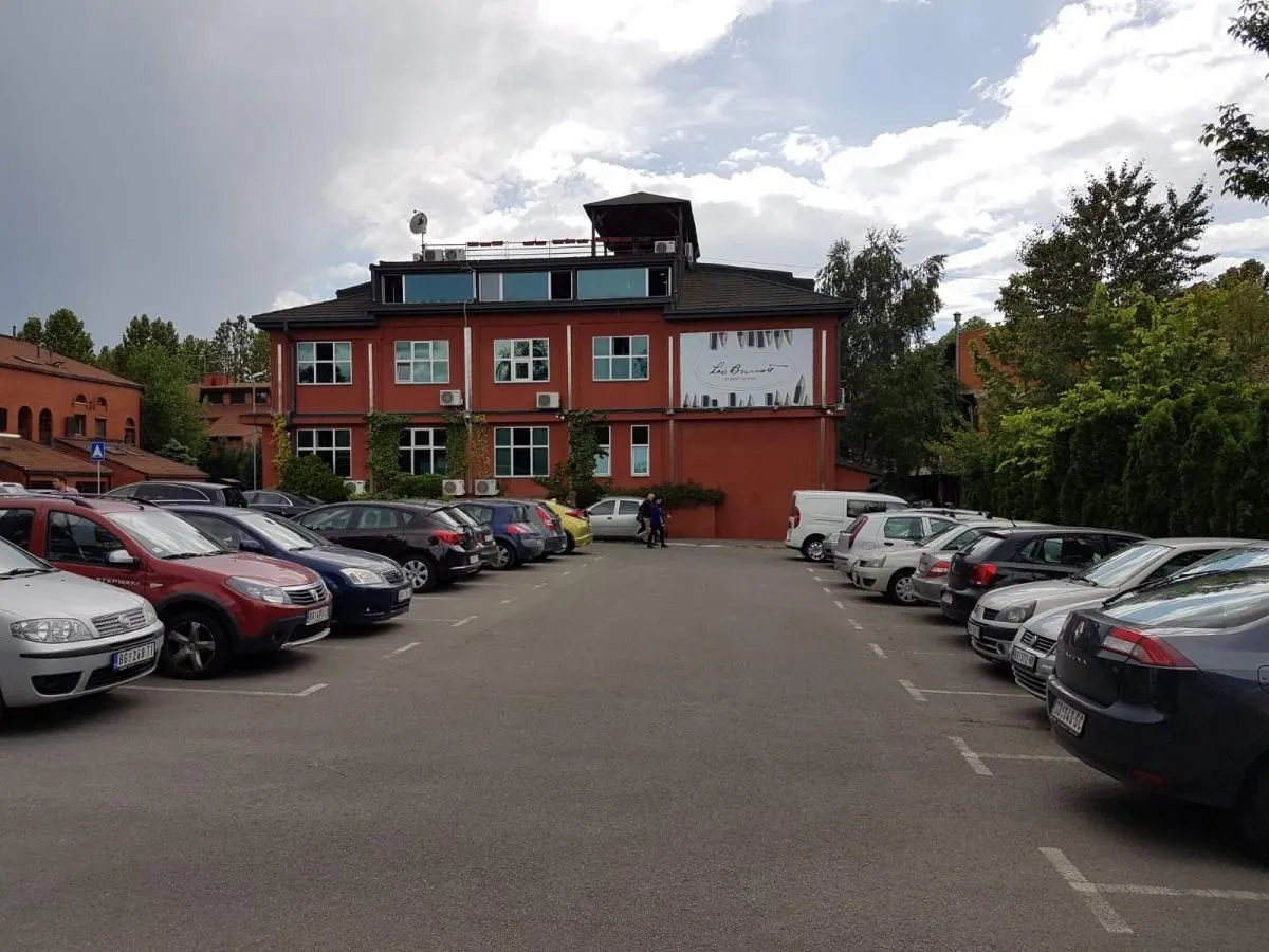 Izdavanje, poslovni prostor, 1600m², Bezanijska Kosa 1, Bežanijska Kosa Sve Podlokacije