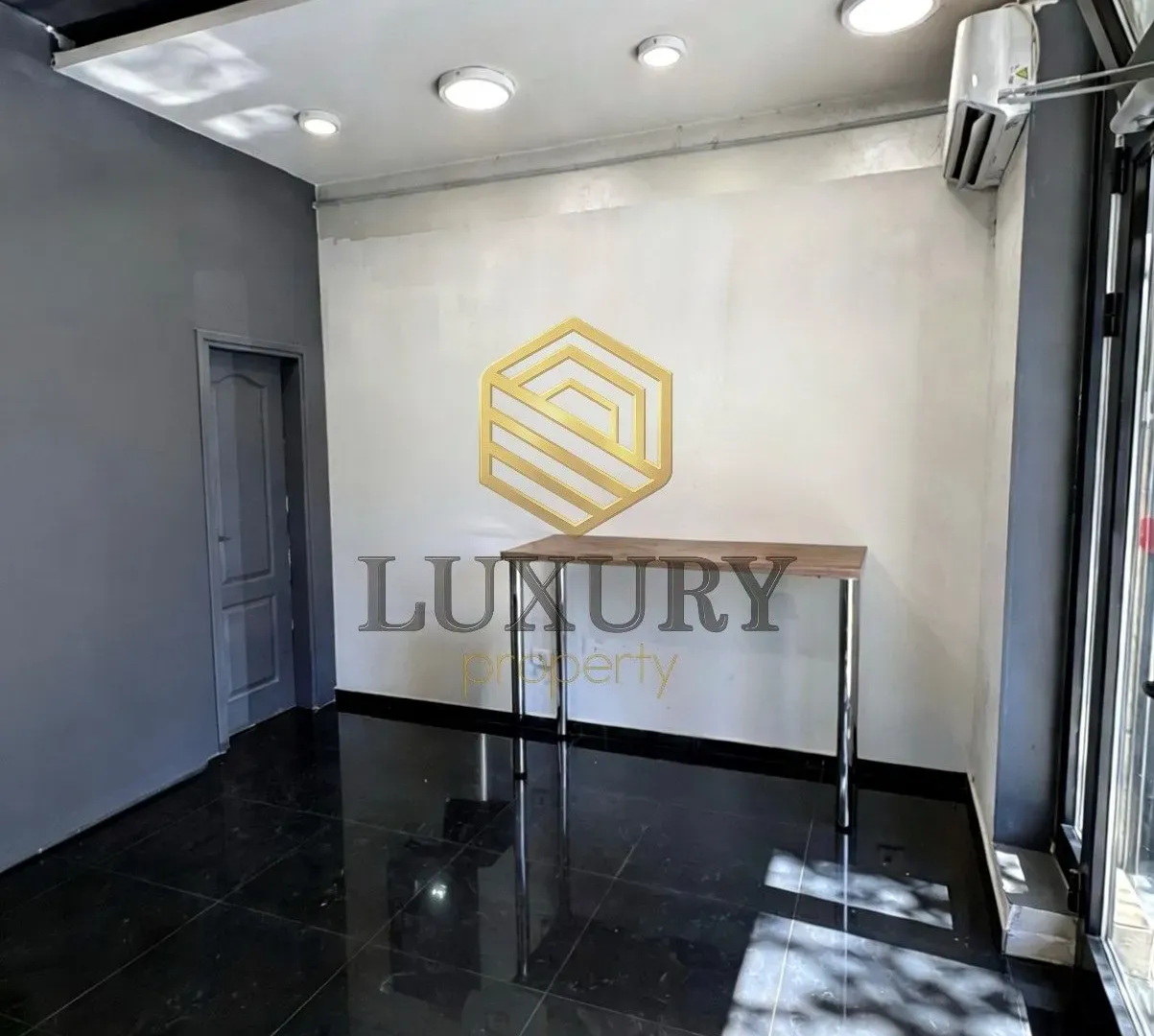Rent, office space, 33m², City Kvart, Podgorica