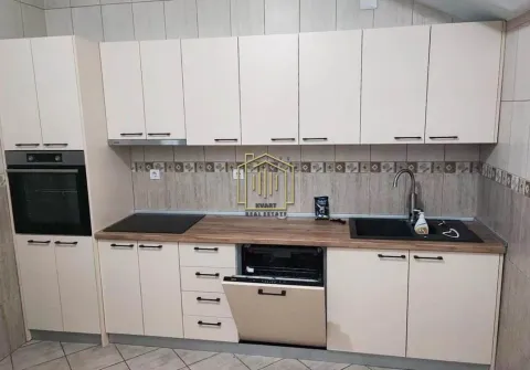 Rent, four bedroom apartment, 150m², Stari Aerodrom, Podgorica - image 5