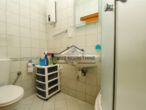 Izdavanje, poslovni prostor, 40m², Gorica C, Podgorica - image 6