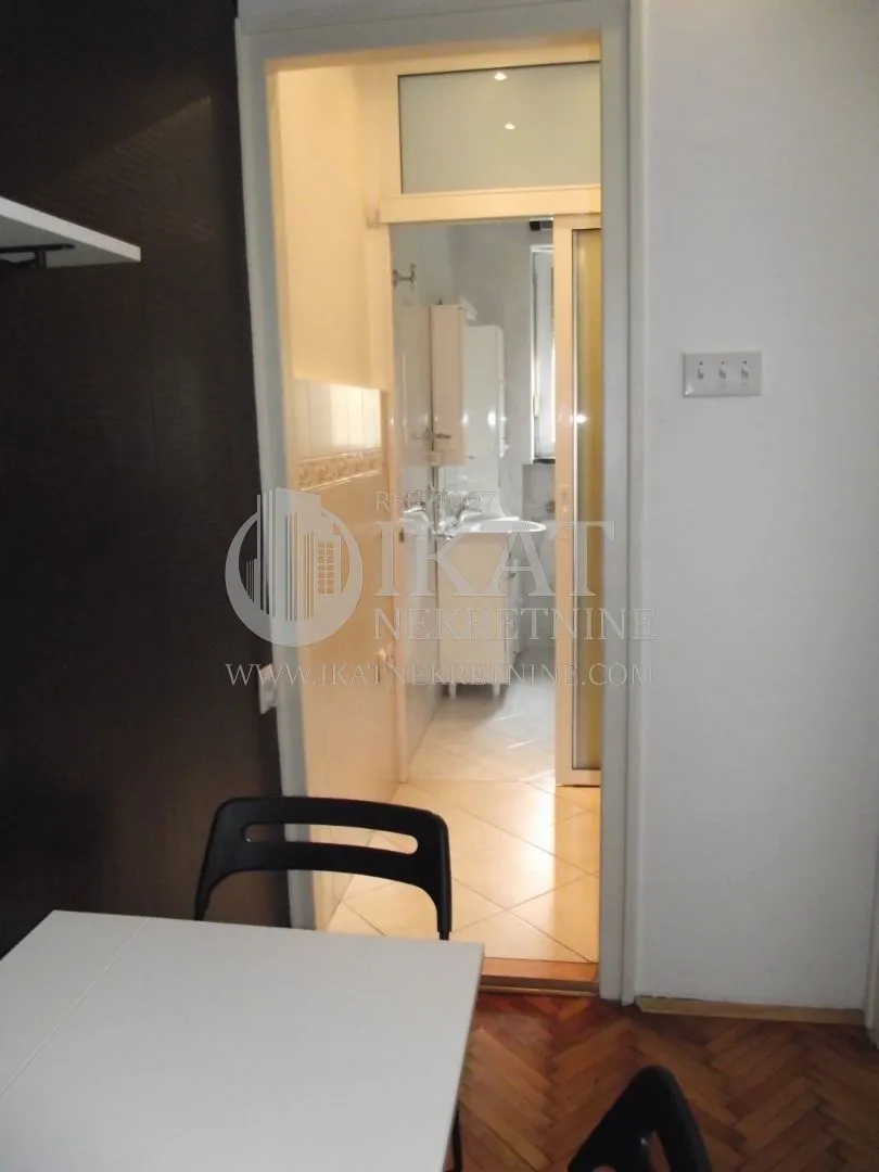 Izdavanje, stan, 25m², Stari Grad, Beograd