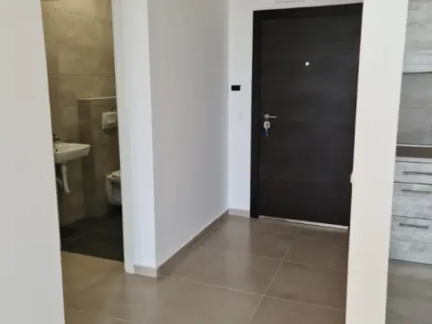 Izdavanje, trosoban stan, 67m², Centar, Novi Sad - image 8