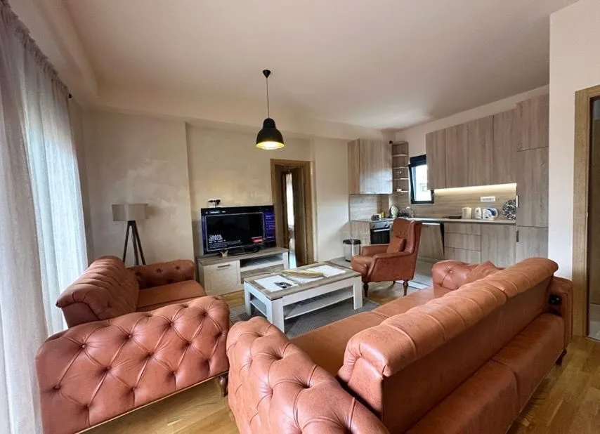 Izdavanje, dvosoban stan, 76m², Dalmatinska ulica, Podgorica