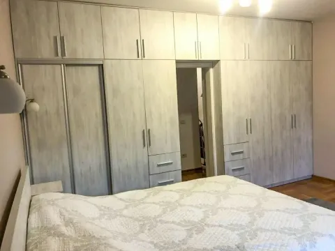 Izdavanje, trosoban stan, 191m², Tivat, Crna Gora - image 8