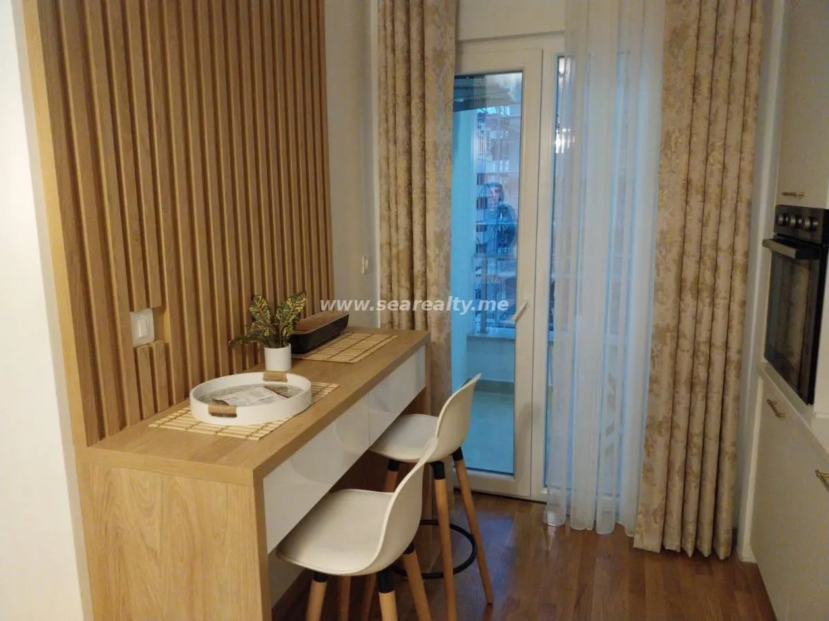 Rent, one bedroom apartment, 37m², Bečići, Budva