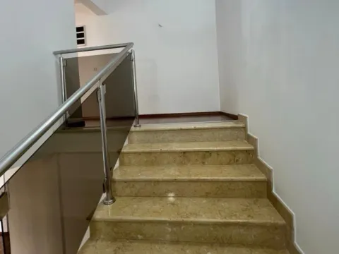 Prodaja, četvorosoban stan, 220m², Preko Morače, Podgorica - image 15