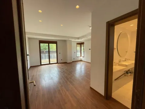 Prodaja, kuća, 500m², Mareza, Podgorica - image 11