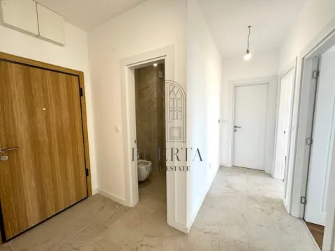 Izdavanje, dvosoban stan, 75m², Tološka šuma, Podgorica - image 6
