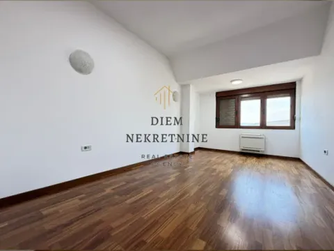 Sale, four bedroom apartment, 200m², Preko Morače, Podgorica - image 4