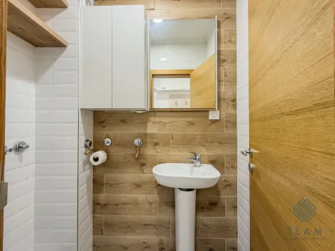 Prodaja, trosoban stan, 89m², Pejton, Podgorica - image 19