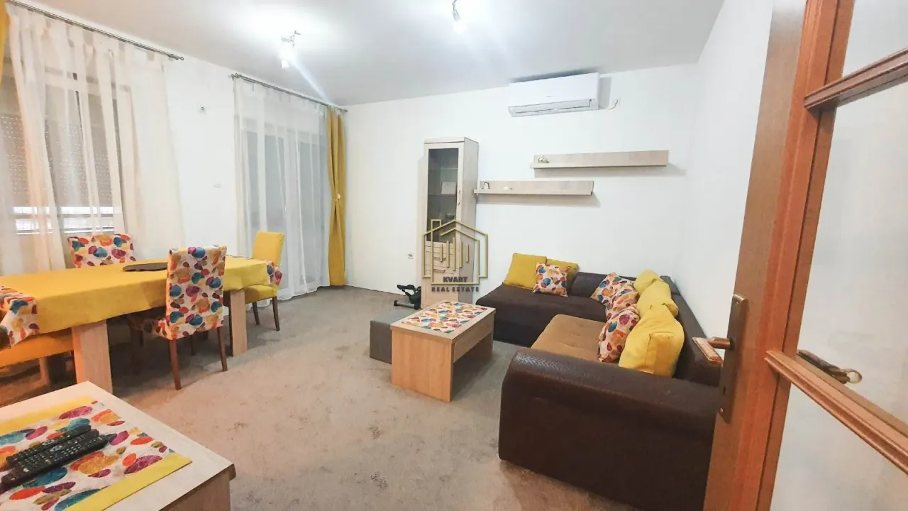 Izdavanje, dvosoban stan, 63m², Blok 9, Podgorica
