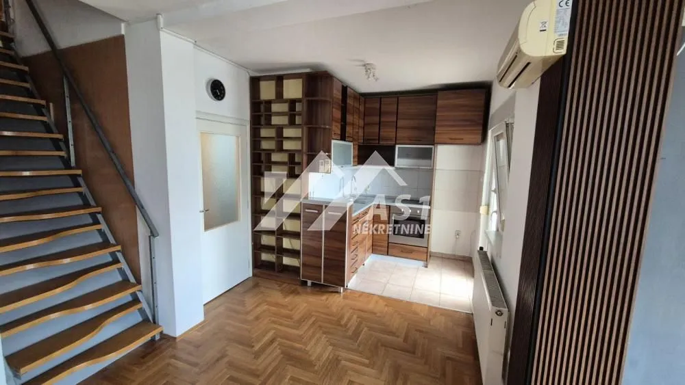 Prodaja, trosoban stan, 92m², Detelinara, Novi Sad Sve Podlokacije