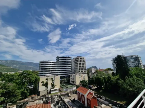 Izdavanje, dvosoban stan, 60m², Budva, Crna Gora - image 3
