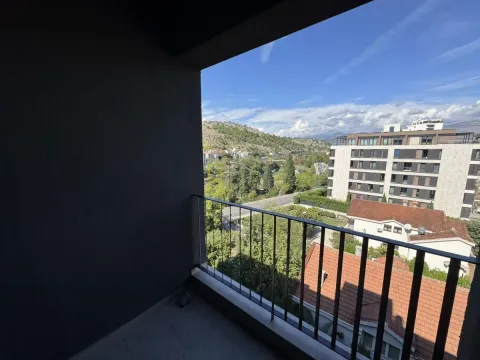 Izdavanje, jednosoban stan, 47m², Vezirov Most, Podgorica - image 9