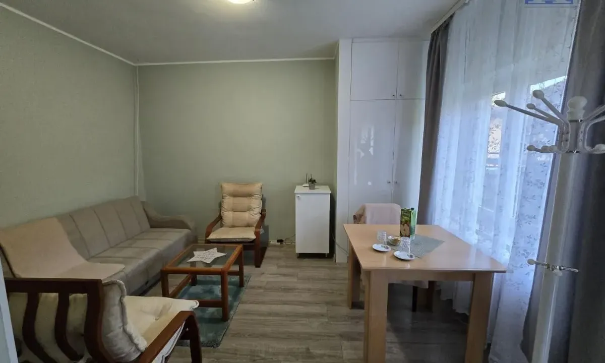 Izdavanje, garsonjera, 28m², Sajmište, Novi Sad