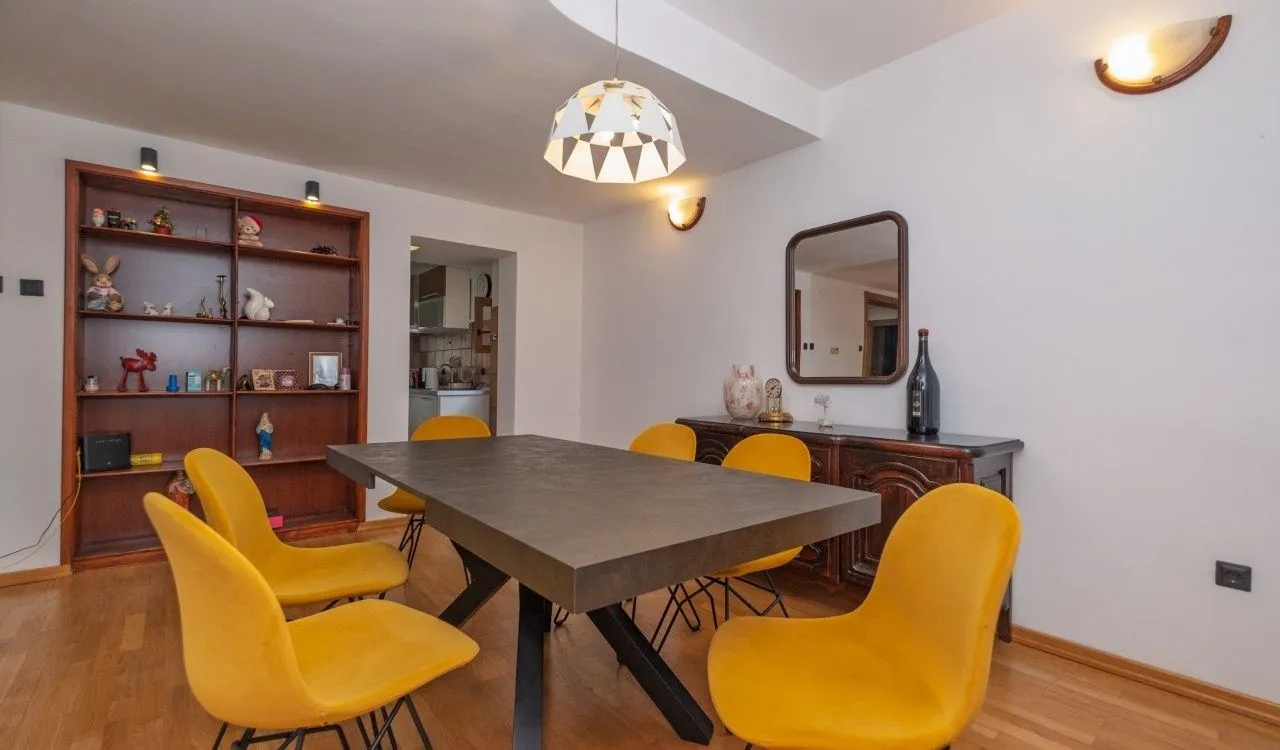 Rent, house, 280m², Gorica C, Podgorica