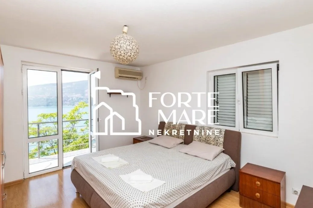 Prodaja, dvosoban stan, 70m², Herceg Novi, Crna Gora