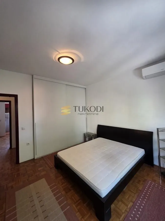 Izdavanje, jednosoban stan, 43m², Vračar Sve Podlokacije, Beograd