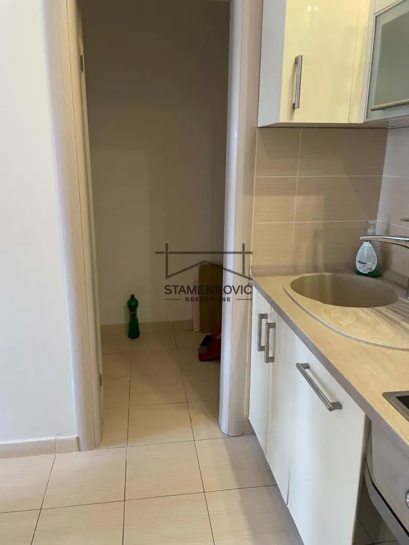 Prodaja, četvorosoban stan, 90m², Adamovićevo Naselje, Novi Sad Sve Podlokacije