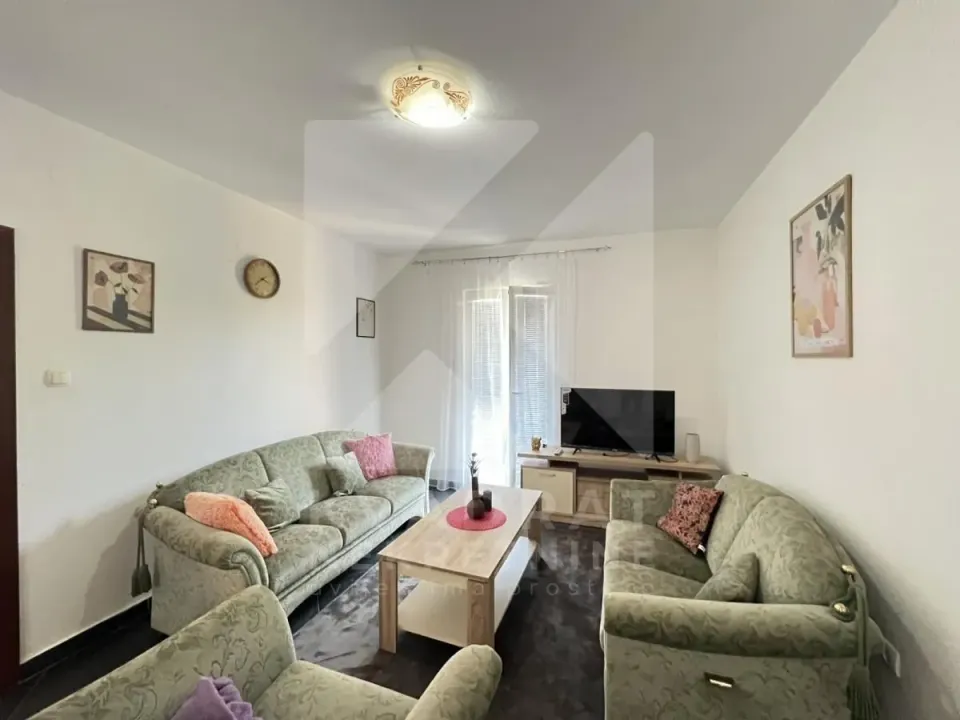 Izdavanje, trosoban stan, 90m², Zagorič, Podgorica