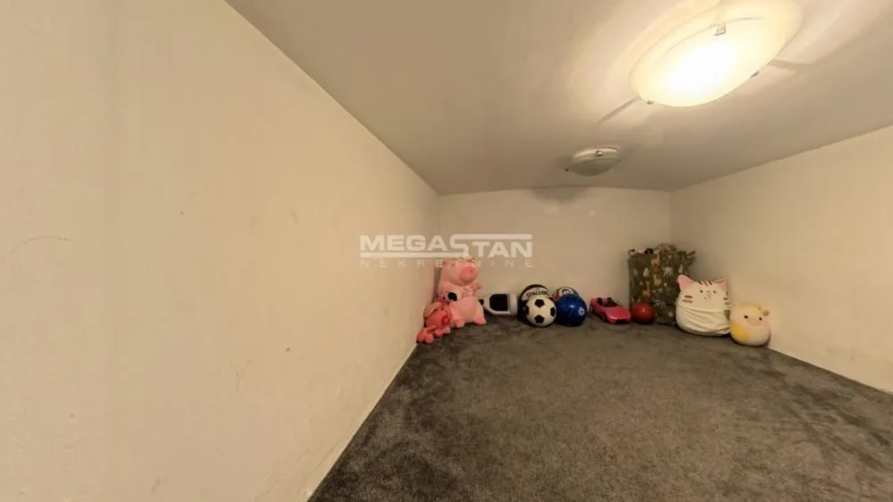 Prodaja, jednosoban stan, 46m², Đeram Pijaca, Beograd