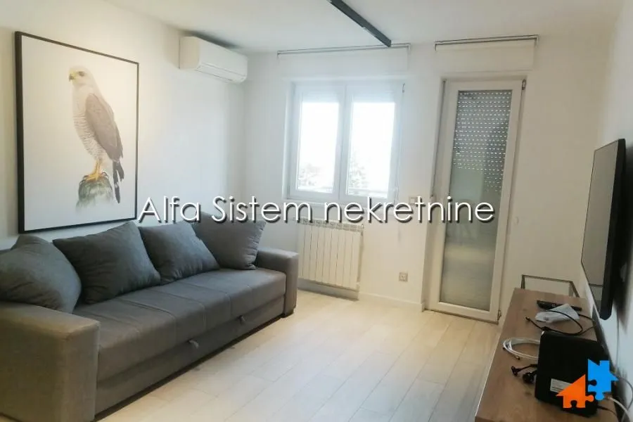 Izdavanje, trosoban stan, 69m², Sarajevska, Beograd
